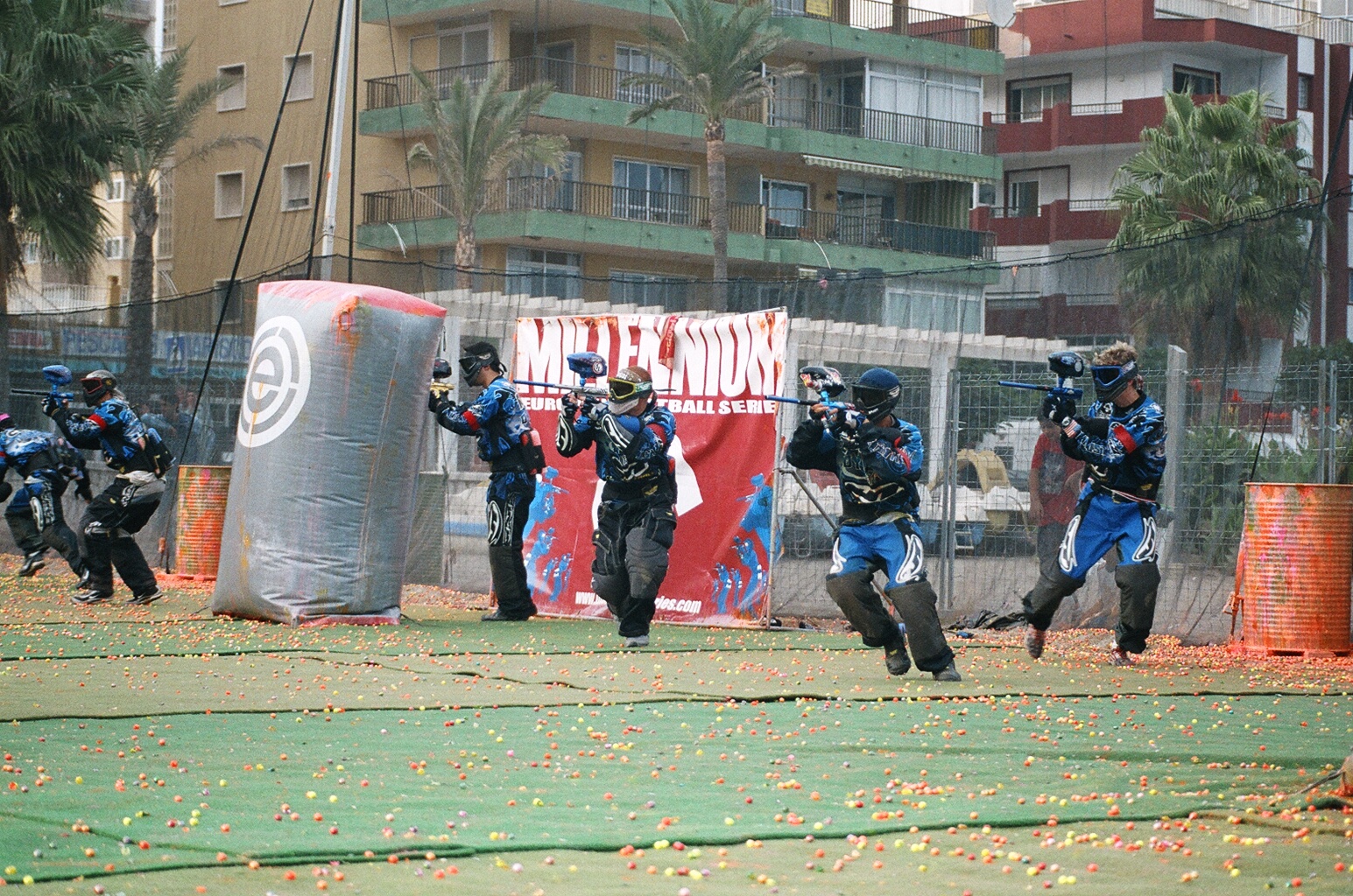 Fotografía MB 40017 en el álbum Malaga Beach 2004